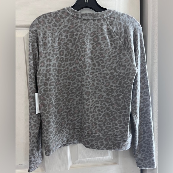 NWT Beyond Yoga Favorite Raglan Crew Pullover in Chai Cocoa Brown Leopard XS - Picture 10 of 14